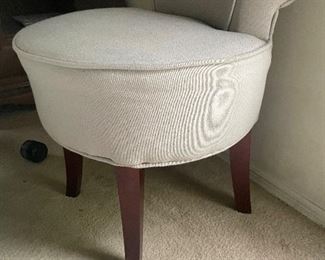 Makeup seat mcm style