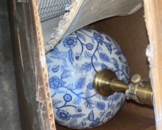 Blue and white decorative porcelain lamp