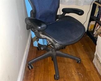 Very good condition office chair with arch back