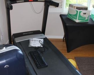 Epic treadmill - less than 1,000 miles on it!