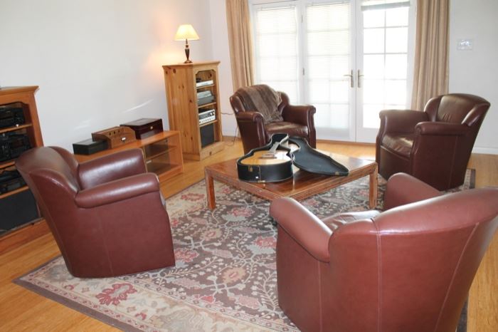 2 Stickley Chairs Leather and Swivel, Sedona Collection