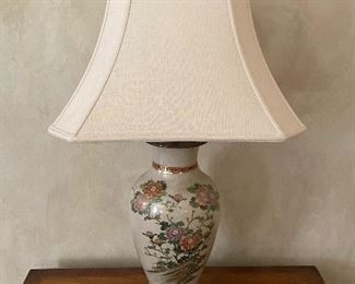 pair Chinoiserie lamps 