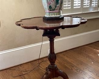 Baker Historic Charleston mahogany tilt top pie crust table 
