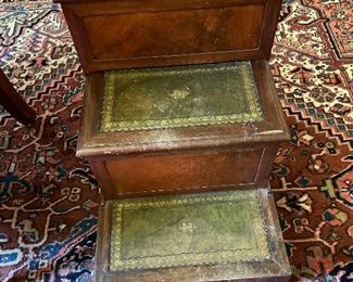 leather accented steps w/chamber pot
