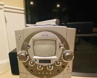 KARAOKE MACHINE WITH MICS AND MUSIC