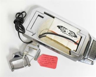 KuryAkyn H-D Chrome Vertical License Plate Bracket