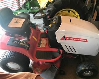 Allis-Chalmers AC130 riding mower w/ a 42" mower deck, VERY CLEAN!!!