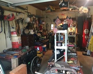 View of the garage - organized 