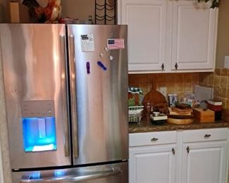 Bottom freezer stainless refrigerator 
