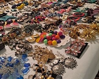 Vintage jewelry 