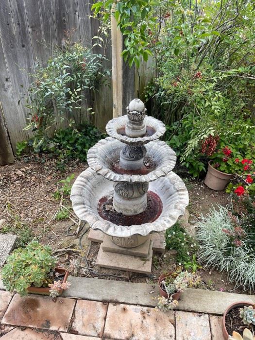 Beautiful 3 tier fountain!