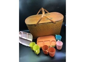 Redmon Picnic Basket/ Colonial Plastics Trays & Mugs