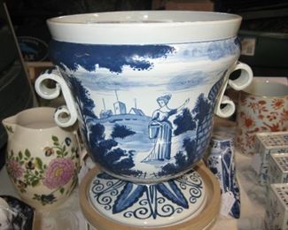 Delft Vase for Colonial Williamsburg. Pitcher on left from Colonial Williamsburg, on right is a Motteheda tankard