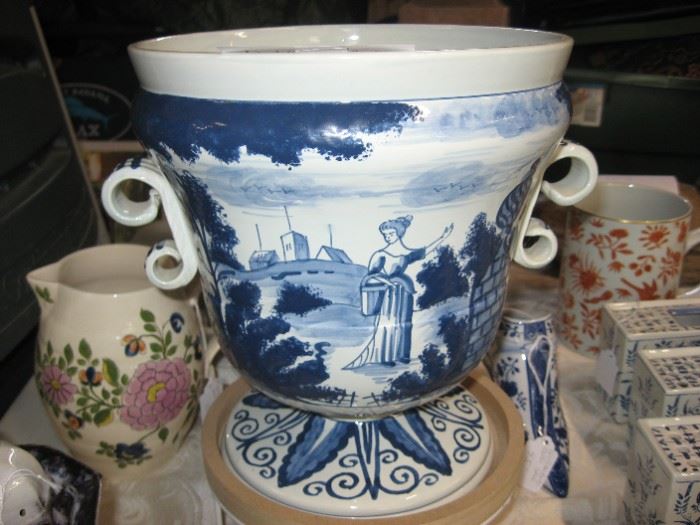 Delft Vase for Colonial Williamsburg. Pitcher on left from Colonial Williamsburg, on right is a Motteheda tankard