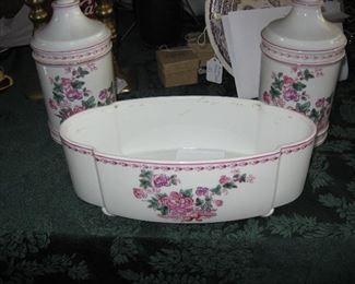 Vista Allegre pieces, 2 apothecary jars and oval bowl