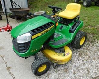 D105 JD Riding Lawn Mower w/19.5hp engine and 42" deck