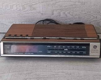 Vintage General Electric AM FM Alarm Clock Radio