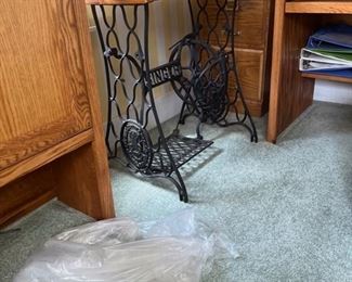 Singer table