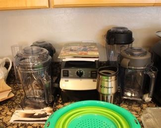 Vitamix with different pitchers