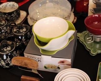 Joseph Joseph Pistachio or nut peel and dump bowl