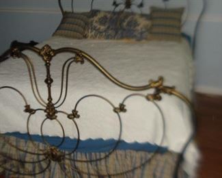 Iron bed Queen size