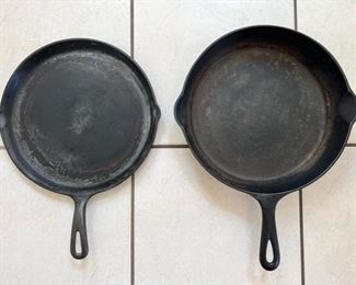 Vintage Griswold cast iron skillet griddle no. 109 and skillet no. 9