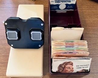 Vintage Sawyers View Master with several nursery rhyme reels