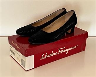 Vintage Salvatore Ferragamo Billion black pebble suede shoes with original box, size 6B