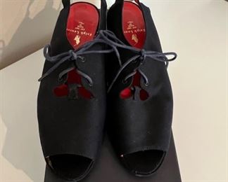 Vintage Polo Ralph Lauren open toed shoes in navy blue with red interior, size 6B