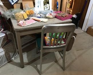 Nice Steelcase Table