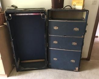 Traveling Trunk