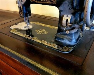 Antique White Sewing Machine Cabinet Bid #1 $65