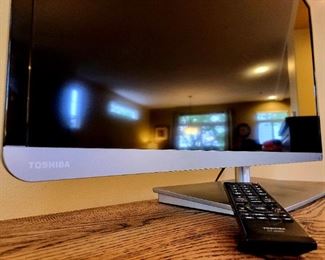 TOSHIBA HD TV
