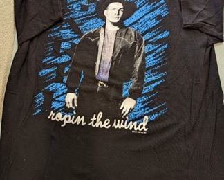 Never Worn X-Large 1991 Garth Brooks 'Ropin The Wind' Concert T-Shirt