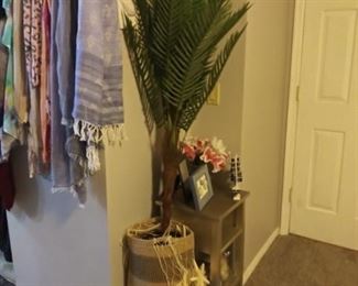 LOVE THE BASKET ! DIFFERENT ! 