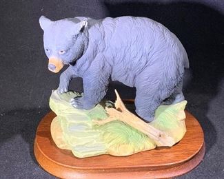 Bear figurine 