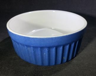 Stoneware ribbed dish 