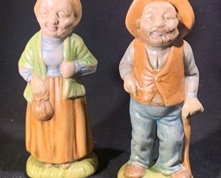Elderly couple figurines