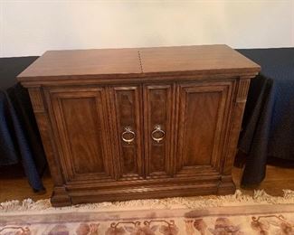 Vintage Drexel slide-top rolling sideboard/  dry bar 