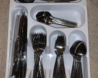 96 piece Oneida flatware