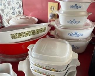 Pyrex & Corning Ware Dishes with Lids 
