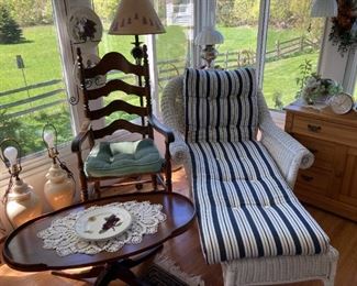 WHITE WICKER CHAISE LOUNGE