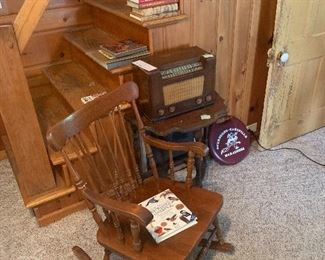 Family Room 
Rocking chair, stand, radio
