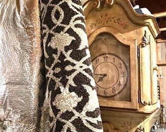 Grey/cream area rug 8’x10’