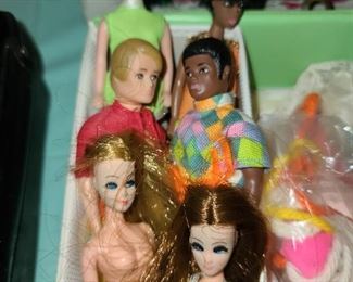 Vintage Barbie Case W/ Mini Dolls & Clothing