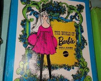 Vintage Barbie Case W/ Mini Dolls & ClothingVintage Barbie Case W/ Mini Dolls & Clothing