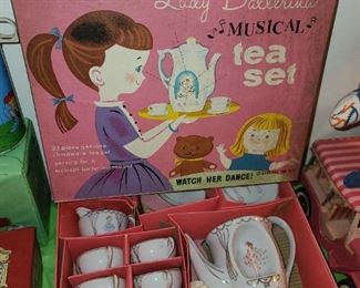 Vintage Lady Ballerina Musical Dancing Tea Set W/ Box