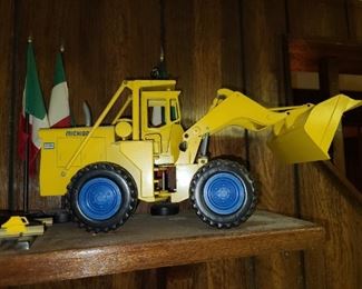 Vintage Diecast Metal Construction Truck Toy