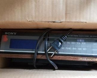 Sony #ICF-C70W Dream Machine AM/FM Digital Clock Radio in Box with manual & papers $35
