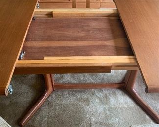 Leaves stored inside table 